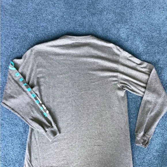 Gray Long-sleeve T-shirt - sz Large - Picture 4 of 6